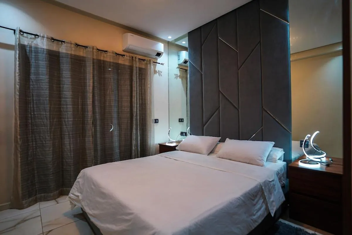 New And Luxurious Apartment With A Pool 马拉喀什